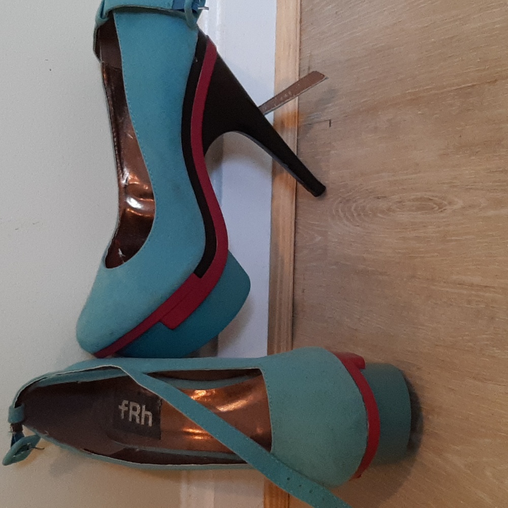 NWOT fRh suede platform mary janes